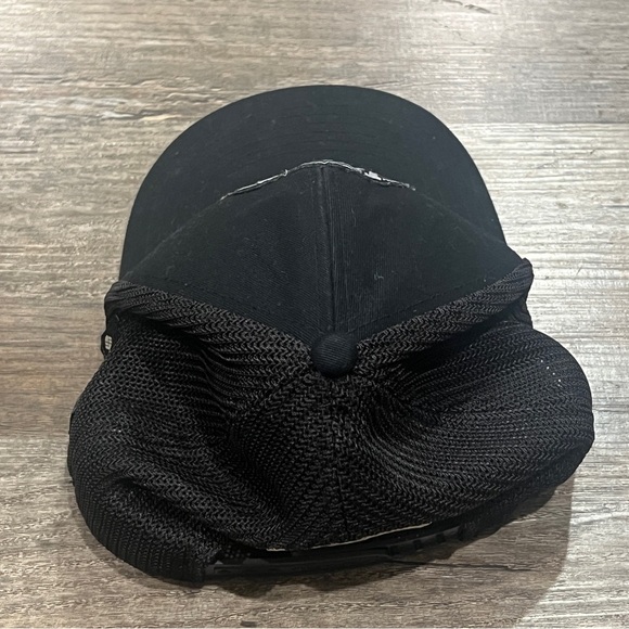 FINAL PRICE Columbia Luke Combs Black Cap - Picture 2 of 5